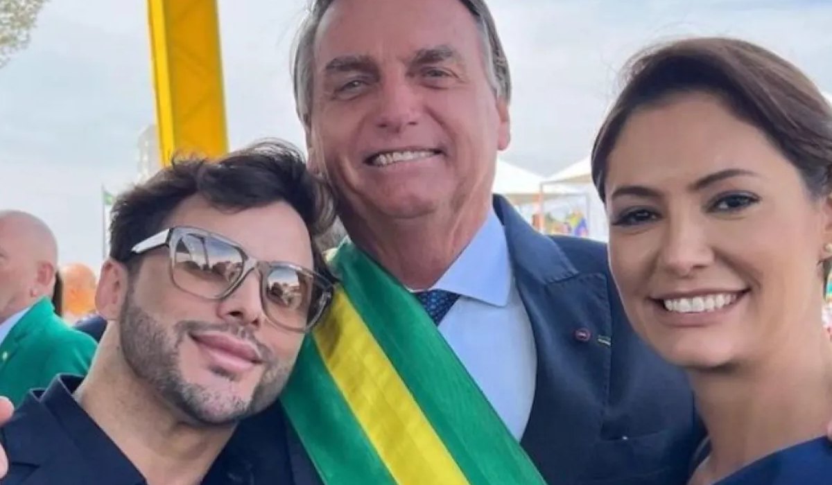 Agustin Fernandez, Jair e Michelle Bolsonaro Agustin Fernandez, Jair e Michelle Bolsonaro