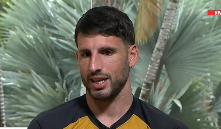 São Paulo passa vexame na Argentina e Calleri contesta derrota para o Boca Juniors