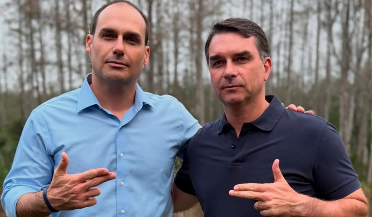 Eduardo e Flávio Bolsonaro Eduardo e Flávio Bolsonaro