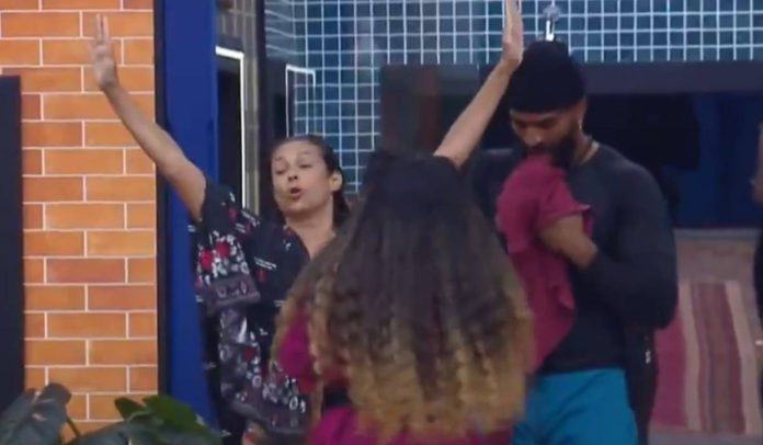Giovanna Gold e Darlin em A Fazenda 18 Giovanna Gold e Darlin em A Fazenda 18