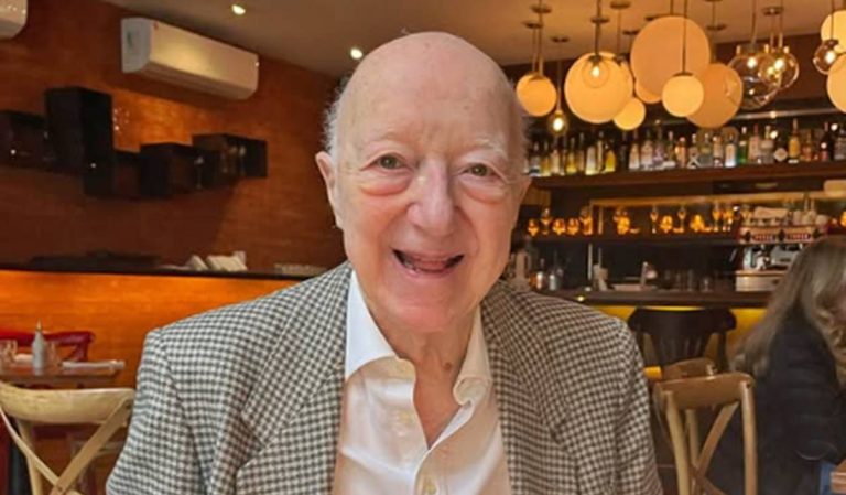 Morre Claudio Carsughi, jornalista esportivo, aos 93 anos