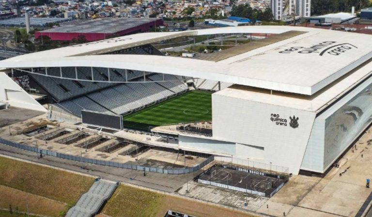 Para quitar dívida, Corinthians propõe naming rights da Arena à Caixa