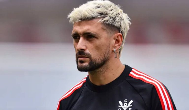 Arrascaeta, do Flamengo, é internado e passa por cirurgia