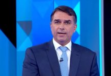 Flávio Bolsonaro teria deixado o Brasil e embarcou para os EUA, diz jornal argentino