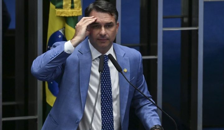 Fl&aacute;vio Bolsonaro