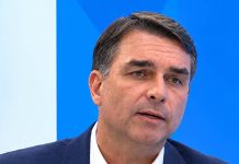 Flávio Bolsonaro repercute entrevista de Roberta Luchsinger à CNN