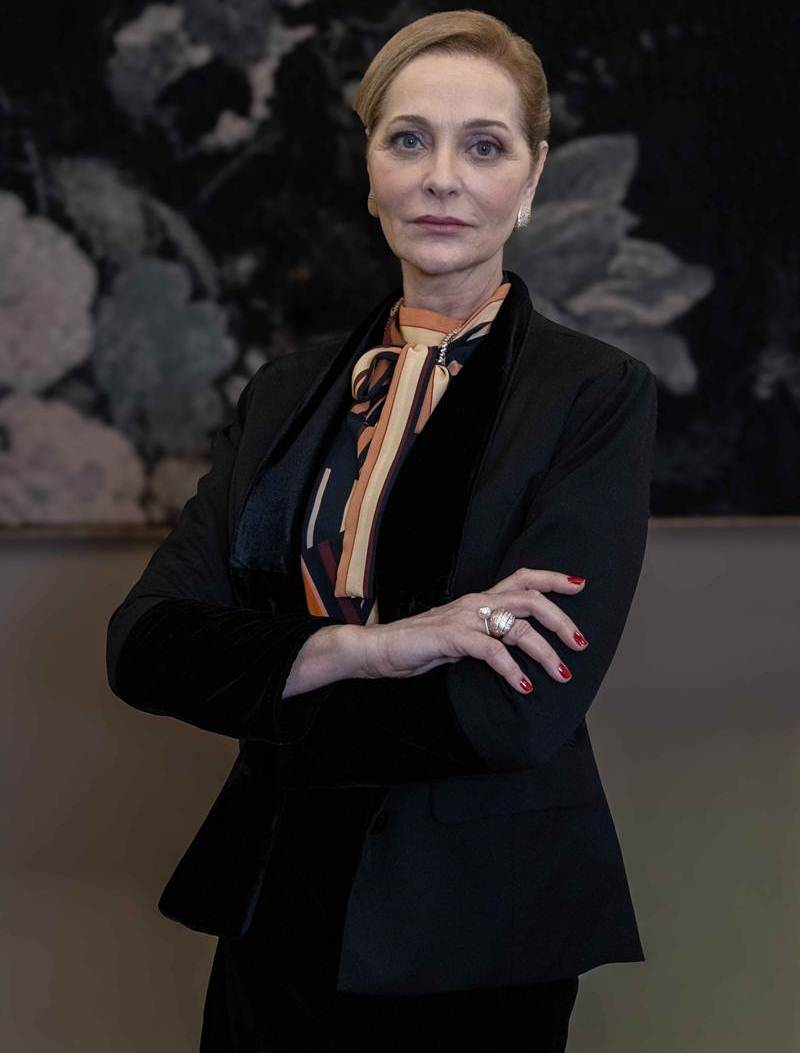 Herdeira por Direito, Milionária por Vingança