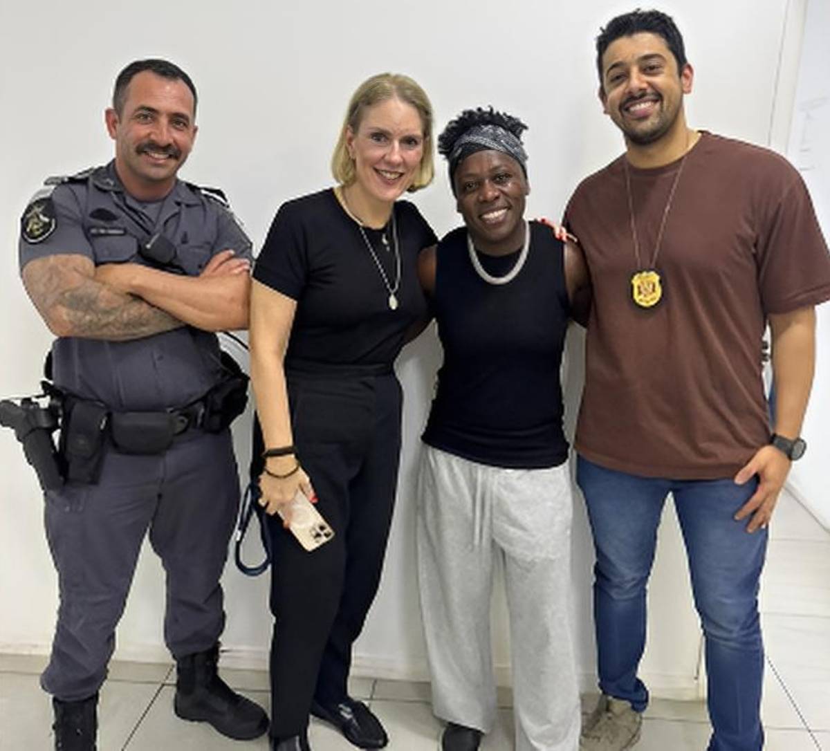 Neném e policiais Neném e policiais