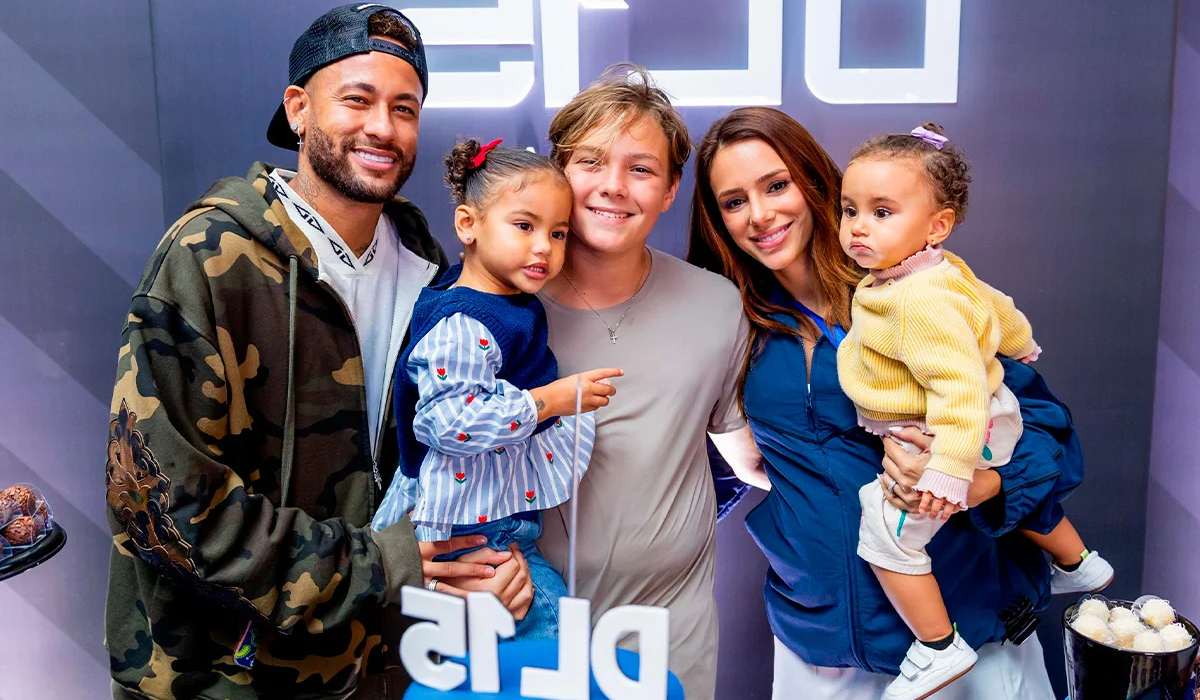 Neymar, Mavie, Davi Lucca, Bruna Biancardi e Mel Neymar, Mavie, Davi Lucca, Bruna Biancardi e Mel