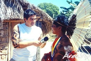 Zeca Camargo visita aldeia no Tocantins e revela descendência indígena de artistas, no Fantástico