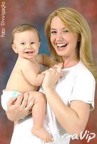 Alessandra Scatena prepara festa de aniversário para o filho