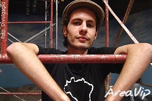 Programa ”Na Rua”, da TVJB, abraça campanha ao lado da banda Detonautas
