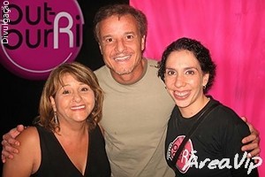 Marcelo Novaes confere apresentação especial de Mara Manzan, no Rio