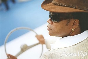 Carlinhos Brown reúne a imprensa para apresentar A Gente Ainda Não Sonhou