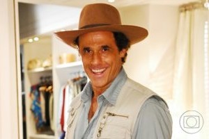 Duas Caras: Gabriel se transforma em Indiana Jones na Portelinha
