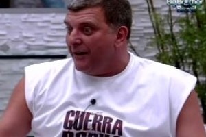 BBB8: Jorge Fernando faz visita surpresa