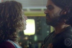 A Favorita: Flora confessa a Zé Bob que é ex-presidiária