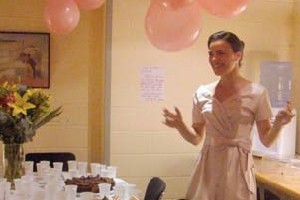 Atriz Ana Paula Arósio comemora aniversário com os colegas de trabalho