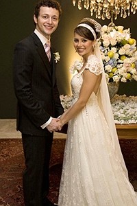 Sandy e Lucas Limas comemoram dois anos de casamento