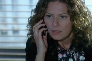 A Favorita: Donatela liga para Pedro e Flora atende