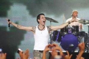 Confraternização  nos bastidores do Show da Virada