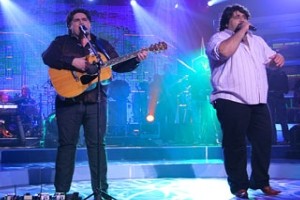 César Menotti e Fabiano são entrevistados por famosos no Programa Raul Gil