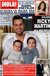 Ricky Martin mostra seus filhos gêmeos em revista