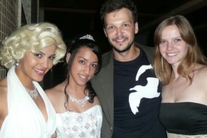 Gyselle Soares vai na festa a fantasia da sobrinha do ator Guilherme Berenguer