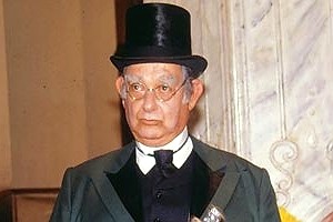 Familiares e amigos se despedem do ator e diretor Fabio Sabag