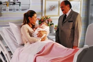 Próxima novela das 19h da Globo, Caras e Bocas estréia com cena de parto