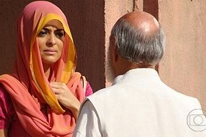 Caminho das Índias: Maya encontra Shankar, que pede para ela esquecer Bahuan