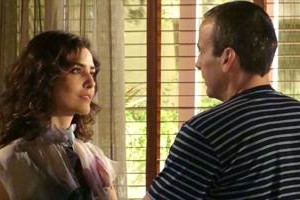 Caminho das Índias: Yvone convence Raul a simular a própria morte