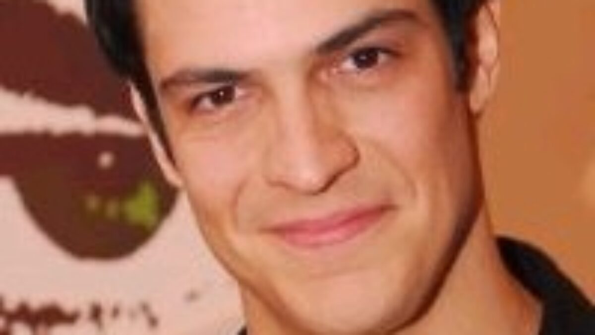 Mateus Solano fala sobre os gêmeos Miguel e Jorge de 