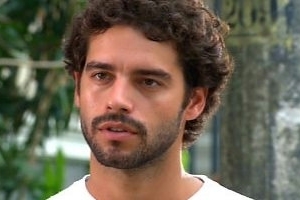 Paraíso: Otávio pede desculpas a Aninha