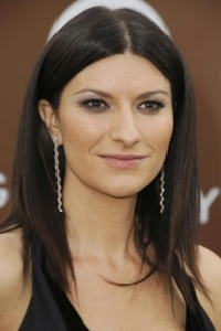 Laura Pausini ajuda sobreviventes de terremoto, na Itália