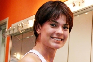 Thais Pacholek muda visual para próxima novela do SBT