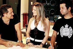 Josiane Oliveira, a Josy do BBB9, fecha contrato com gravadora