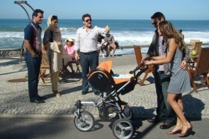 Rodrigo Lombardi, Juliana Paes, Tânia Khalill e Murilo Rosa gravam na praia o encontro de seus personagens em ‘Caminho das Índias’