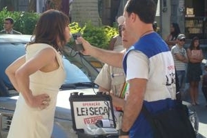 Caminho das Índias: Melissa é parada em uma blitz