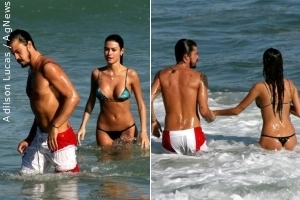Paulinho Vilhena e Thaila Ayala curtem praia juntos
