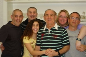Lívian Aragão posta foto em seu blog com seus irmãos
