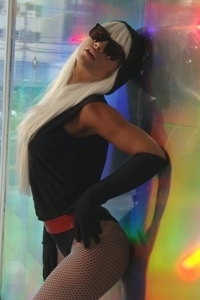 Maíra se transforma na exótica cantora americana Lady GaGa