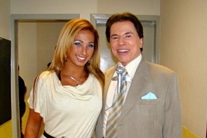 Silvio Santos dá uma cantada em Valesca Popozuda