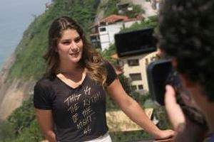 Priscila Fantin é a apresentadora convidada do Superbonita