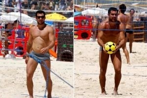 Thierry Figueira exibe corpão em praia carioca