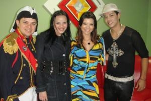 Amanda Françozo grava na Bahia com a banda Djavú