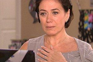 Viver a Vida: Tereza vê o vídeo que Luciana lhe enviou e explode com Isabel