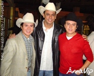 Frank Aguiar interpreta Luis Gonzaga  no Raízes do Campo