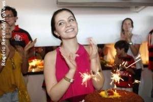 Cecília Dassi comemora aniversário no Maracanã