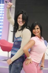 Rodrigo Faro dança “Conga la Conga” ao lado de Gretchen em O Melhor do Brasil